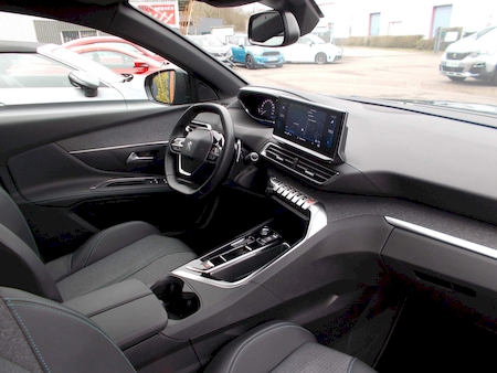 PEUGEOT 5008 II 1.5 BLUEHDI 130 CV ALLURE PACK EAT8 **********SEULEMENT 13284 KMS !!!!!!!***********